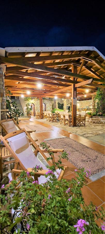 ספצס Kastro Hotel מראה חיצוני תמונה